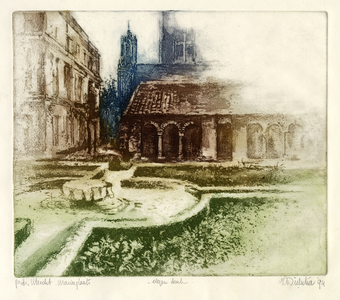 31156 Gezicht in de kruisgang van de Mariakerk te Utrecht uit het westen, met links een gedeelte van het Gebouw voor ...